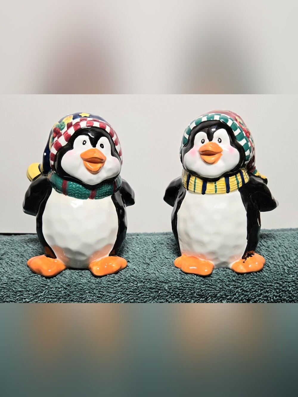 Vintage Christmas Penguin Ceramic Salt & Pepper Shakers Set of 2